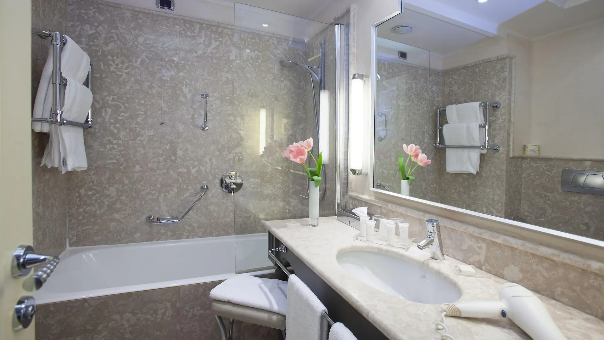 **** Hotel Starhotels Tuscany Florence Italy