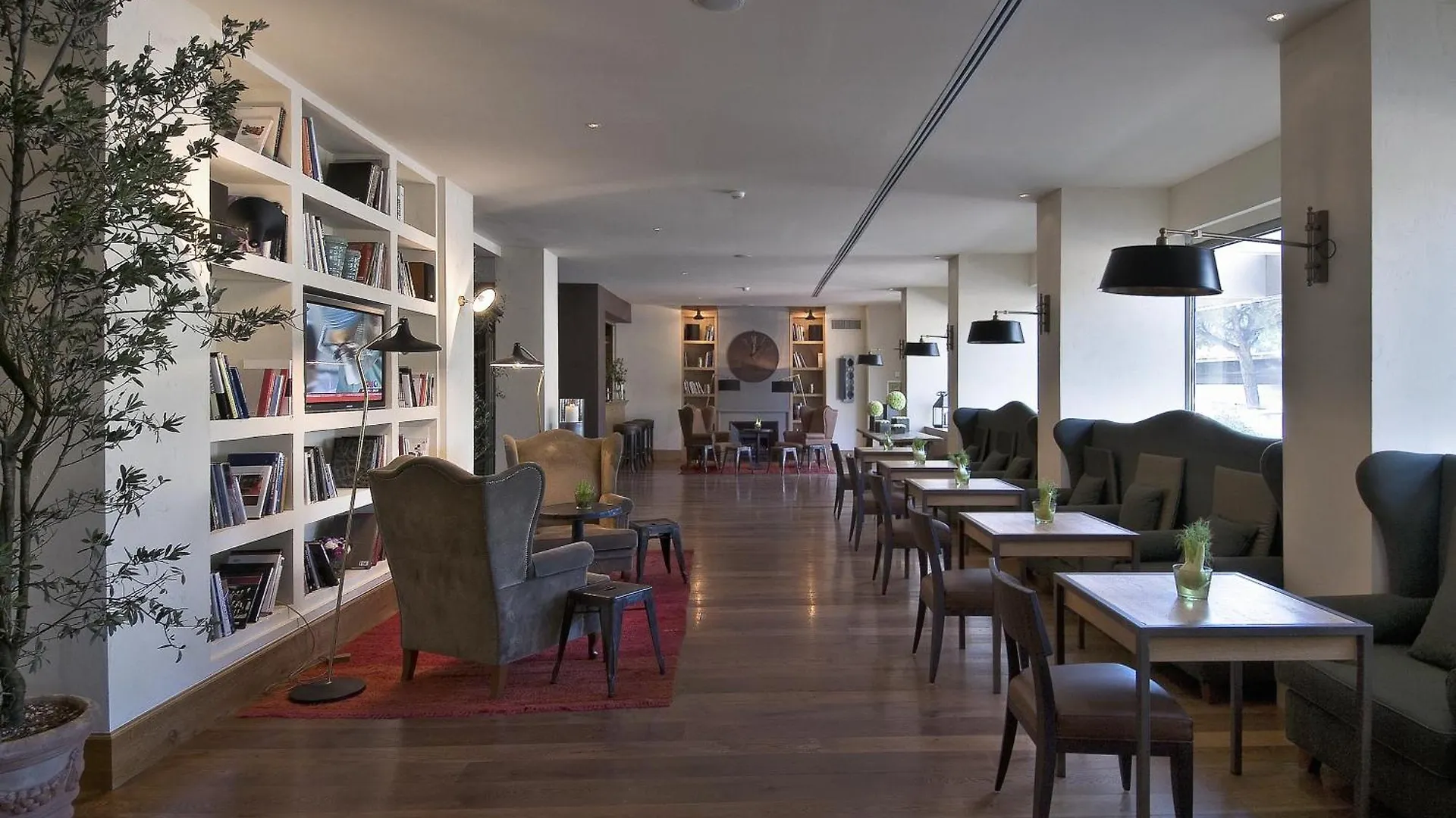 Starhotels Tuscany contacts